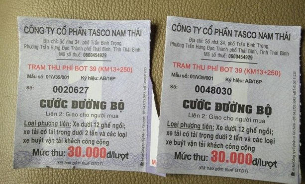 Cuống vé nộp phí của một tài xế xe ô tô dưới 12 chỗ khi đi qua  trạm thu phí Km13+250.