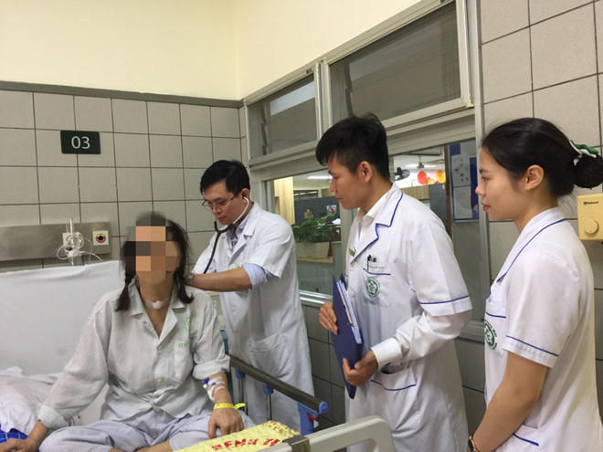 Đau vai gáy 6 năm, người phụ nữ bất ngờ vì có khối u xâm lấn tim, phổi