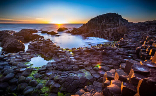 Giant's Causeway, Bắc Ireland: Di sản thế giới này được hình thành từ hoạt động núi lửa cách đây 50-60 triệu năm