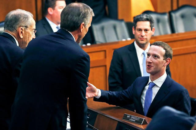 Zuckerberg được nhận xét là bình tình và tự tin trong 2 phiên điều trần - Ảnh: Getty Images.