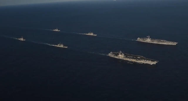 Tàu sân bay John C. Stennis và Ronald Reagan của Hải quân Mỹ diễn tập ở vùng biển Philippines. (Ảnh: US Navy)