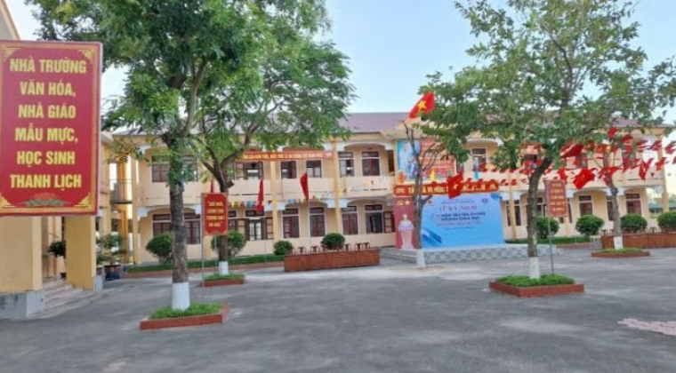 Trường THCS Minh Lạc, nơi em N.K.M. theo học.