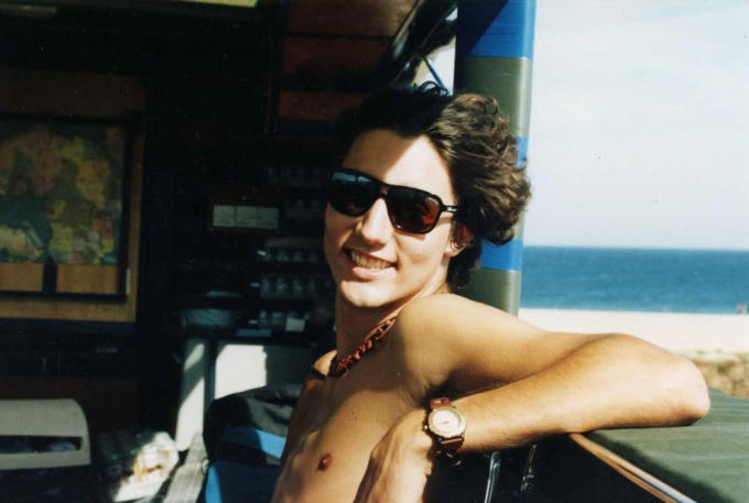 Một bức ảnh thời trẻ của Thủ tướng Justin Trudeau. (Ảnh: Twitter)