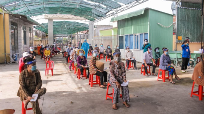 Rà soát tiêm ngay cho các đối tượng chưa tiêm, chưa tiêm đủ mũi, nhất là đối với người cao tuổi, người mắc bệnh nền.