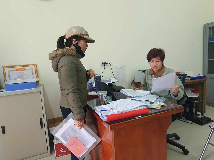 Những giáo viên, nhân viên tại TX Cửa Lò (cũ) đã có nhiều năm công tác, đóng góp cho sự nghiệp giáo dục.