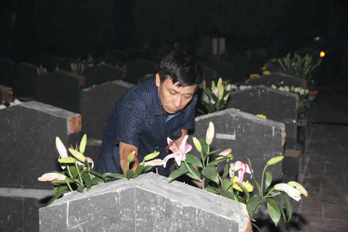 Hơn 3000 ngọn nến tri &acirc;n được thắp tại nghĩa trang liệt sĩ H&agrave; Nội