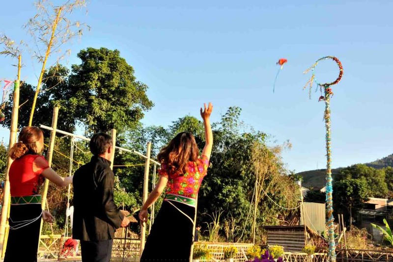 Những trò chơi dân gian mang đậm văn hóa đồng bào Tây Bắc. 