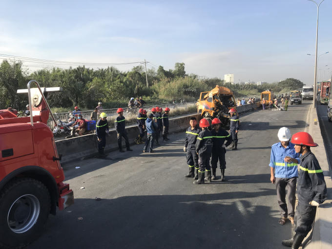 Lực lượng cứu hộ có mặt tại hiện trường.