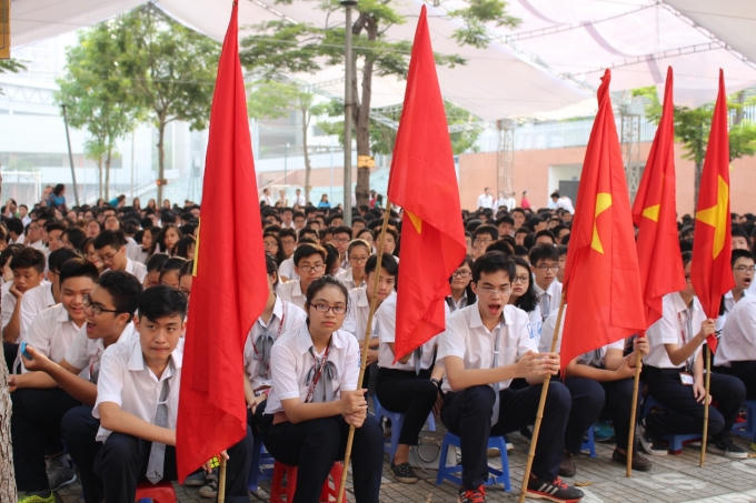 Sáng nay, hơn 22 triệu học sinh trên cả nước đã tưng bừng lễ khai giảng chào mừng năm học mới 2016 -2017.