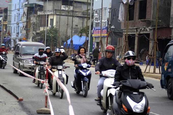Các phương tiện tham gia giao thông kiểu "ao làng".