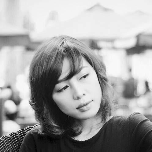 Phong cách văn chương của Linh Lê khá phóng khoáng, táo bạo khi không ngại đề cập đến những vấn đề nóng về sex hay đề tài đồng tính.