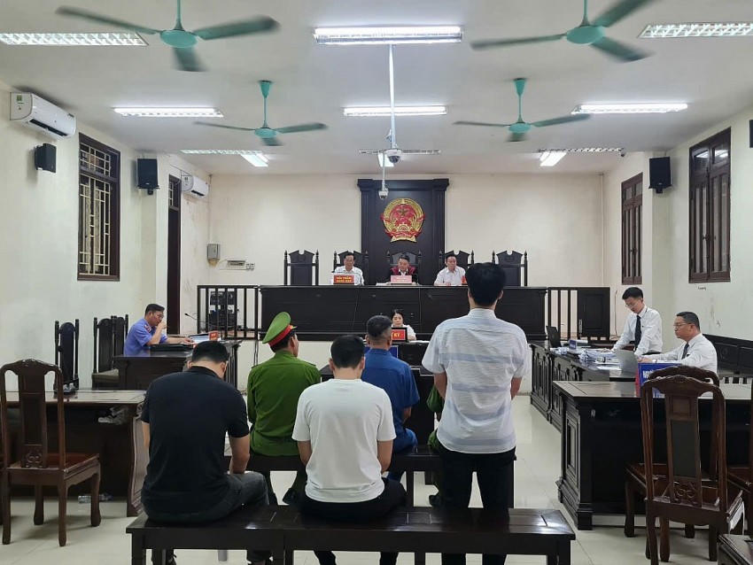 Toàn cảnh phiên xét xử.