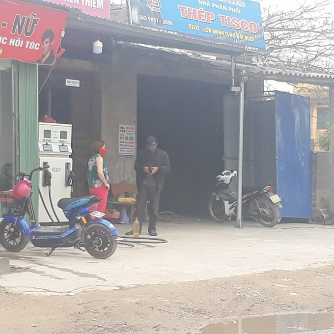 Cây xăng này ngày ngày vẫn bán hàng cho người dân bất chất an toàn (!?).