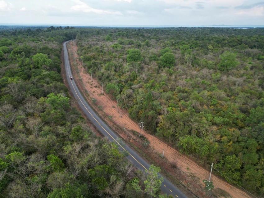 Một đoạn đường xuyên rừng kết nối Đồng Nai - Bình Phước sau sáp nhập.