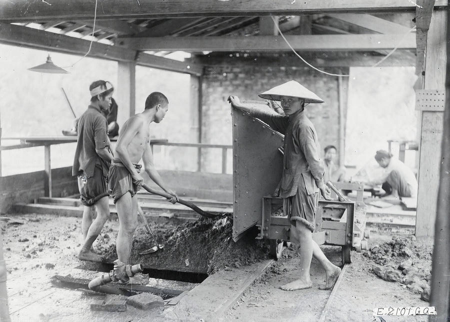 loat anh hiem ve mo chi kem khong lo o viet nam 100 nam truoc hinh anh 11