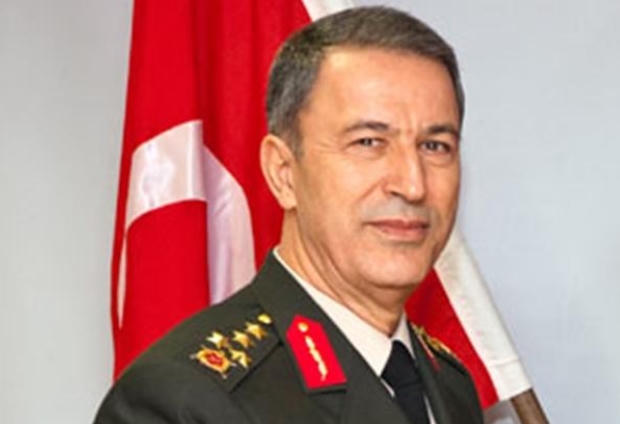 Tổng tham mưu trưởng quân đội Thổ Nhĩ Kỳ Hulusi Akar đã được giải cứu an toàn sau khi bị một nhóm quân đội thực hiện cuộc đảo chính bắt cóc. Tướng Akar bị giam giữ một căn cứ không quân Akincilar ở ngoại ô thủ đô Anka. (Ảnh: Reuters)