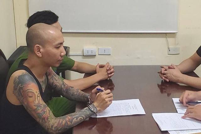 Giang hồ mạng Phú “Lê” khi bị bắt giữ hồi đầu tháng 8. Ảnh cơ quan công an.