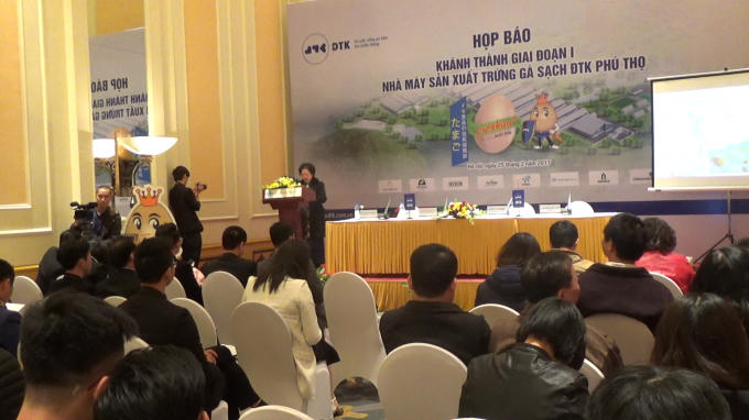 Buổi họp báo có sự tham gia của đông đảo nhà báo,phóng viên.