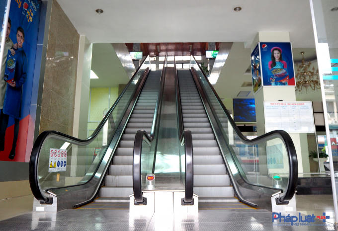 Thang máy được lắp đặt để hành khách di chuyển thuận tiện...
