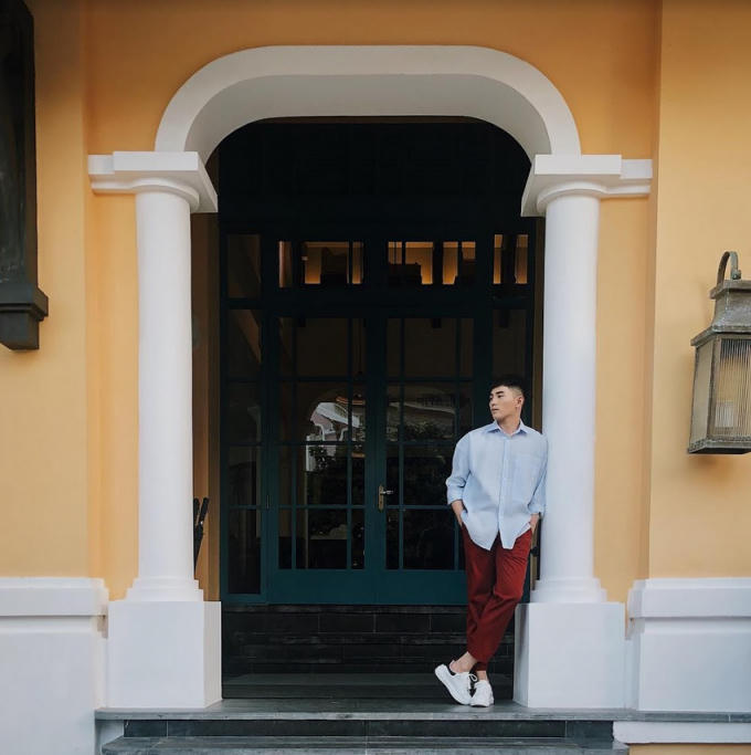 Will 365 đang “chờ người nơi ấy” trước cổng Khoa Kiến Trúc