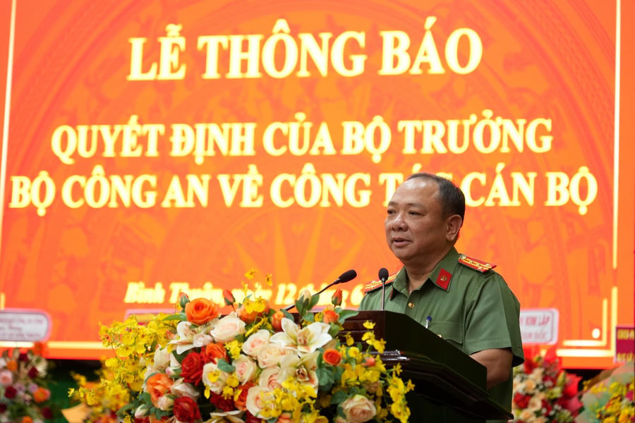 Đại tá Lê Quang Nhân phát biểu chia tay