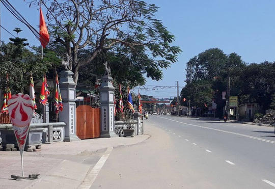 Nhà thờ họ Đặng ở huyện Nghi Xuân (Hà Tĩnh) có phần nằm trên hành lang QL 8B.