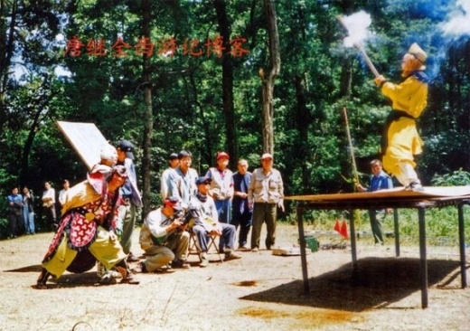 Cảnh múa gậy của Tề Thiên Đại Thánh được thực hiện rất đơn giản nhưng hiệu quả Ảnh: internet.