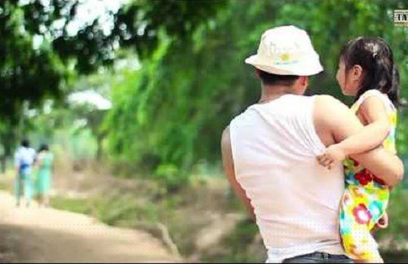 Thiếu phụ bỏ mặc chồng con, chạy theo tình ngoài luồng. (Ảnh minh họa).