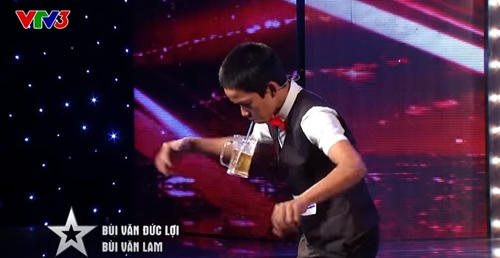 Vietnam&rsquo;s got talent tập 3:Cảm động tiết mục ảo thuật của th&iacute; sinh khuyết tật