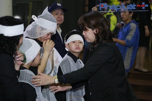 Người đau khổ, mất mát lớn nhất trước sự ra đi của nhạc sĩ Trần Lập chính là vợ con của anh. Kể từ đây, vợ nhạc sĩ Trần Lập phải đảm nhận thêm vai trò của một người cha, người trụ cột của gia đình.