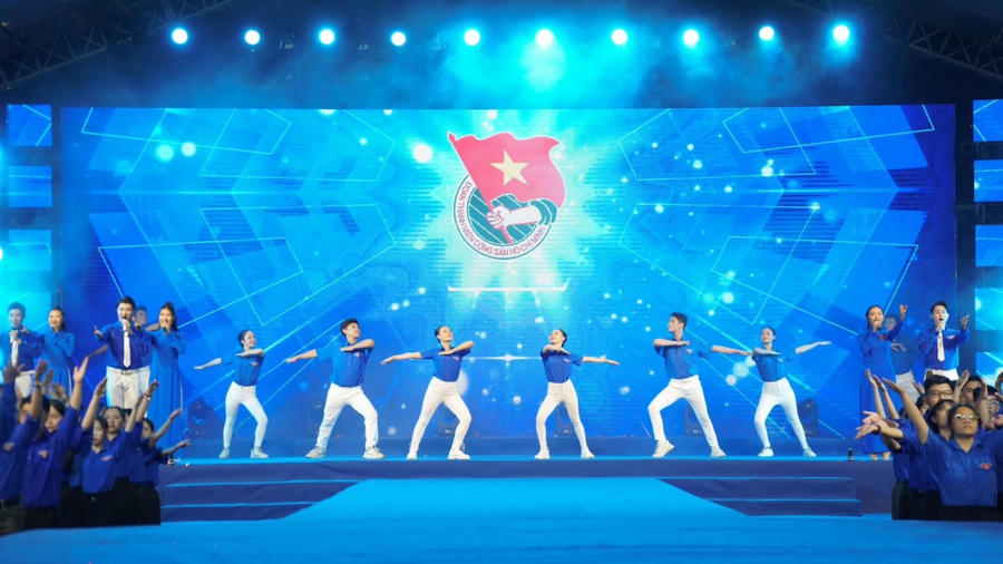 Chương trình nghệ thuật chào mừng lễ kỷ niệm 93 năm Ngày thành lập Đoàn TNCS Hồ Chí Minh.