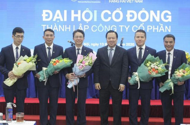 Chủ tịch Ủy ban quản lý vốn Nhà nước tại DN Nguyễn Hoàng Anh (thứ 3, phải sang) đánh giá: