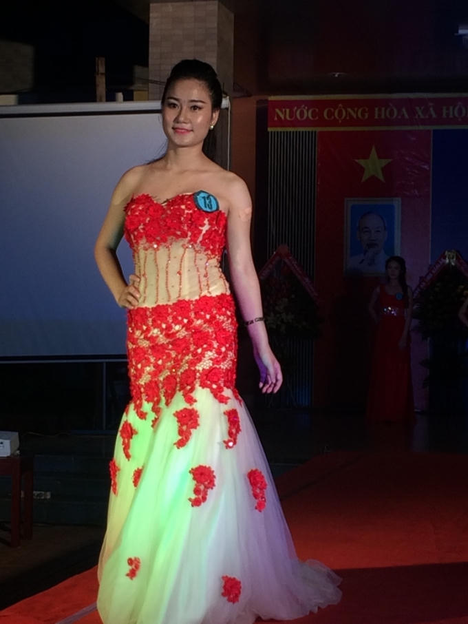 Linh đạt giải thí sinh duyên dáng