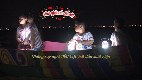 Bộ đôi chuyên nói xấu Bác Leng Keng.