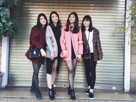 Dù đăng quang Hoa hậu Việt Nam 2016, Đỗ Mỹ Linh vẫn không quên bạn bè.