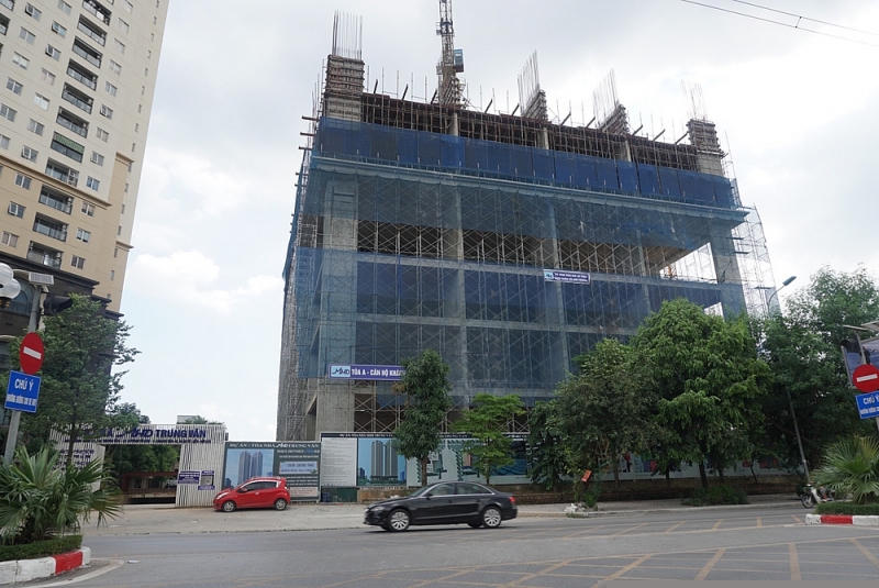 Dự án MHD Trung Văn (số 29 Tố Hữu, Trung Văn, Nam Từ Liêm, Hà Nội) được xây dựng trên khu đất có diện tích khoảng 8.266 m², gồm 2 khối nhà cao 37 tầng và 39 tầng cùng quy mô dân số khoảng 1.021 người.