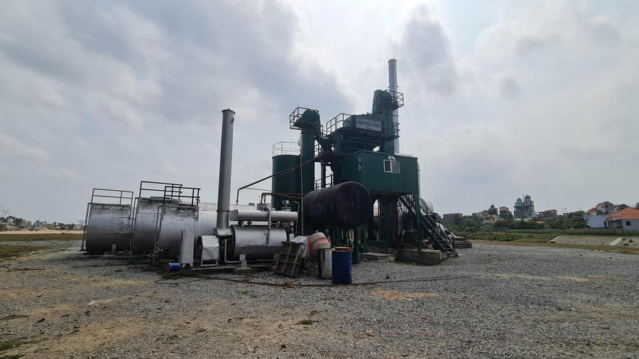 trạm trộn bê tông asphalt trên bãi sông để tả Luộc