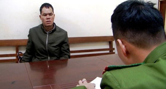Cơ quan Công an lấy lời khai của đối tượng Lý Văn Cao.