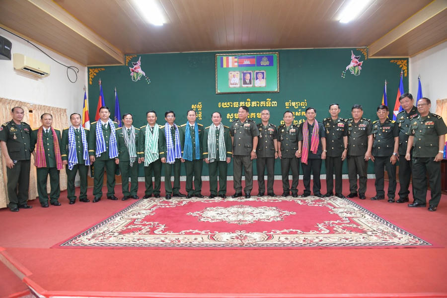 Đoàn cán bộ Bộ CHQS tỉnh Kiên Giang đến thăm, chúc tết tại Bộ Tư lệnh Quân khu 3, Quân đội hoàng gia Campuchia