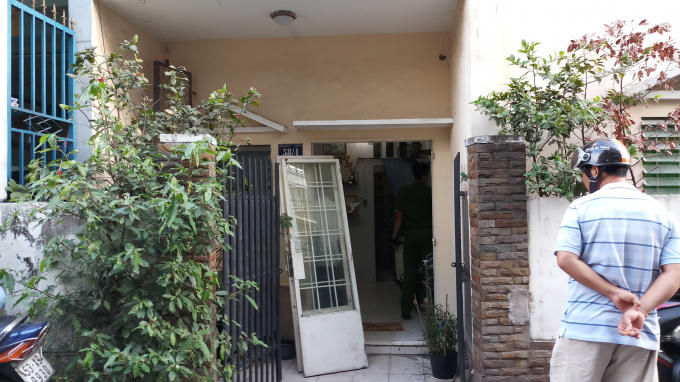 Căn nhà nơi nạn sống một mình.
