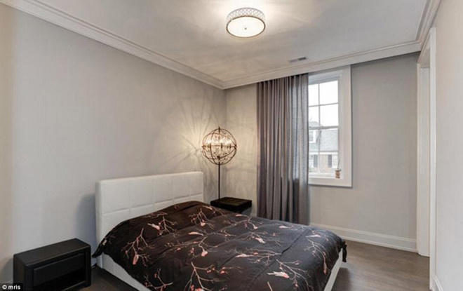 Phòng ngủ với kiến trúc và màu sắc đơn giản, nhưng không kém phần sang trọng. (Ảnh: Mris)