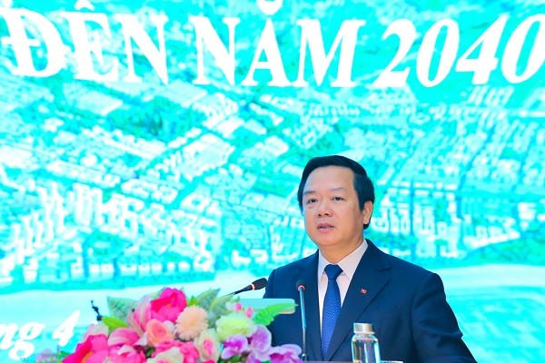 Chủ tịch UBND tỉnh Ninh Bình, ông Phạm Quang Ngọc phát biểu tại hội nghị.
