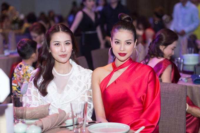 Phạm Hương diện đầm đỏ rực, li&ecirc;n tiếp xuất hiện tại c&aacute;c event