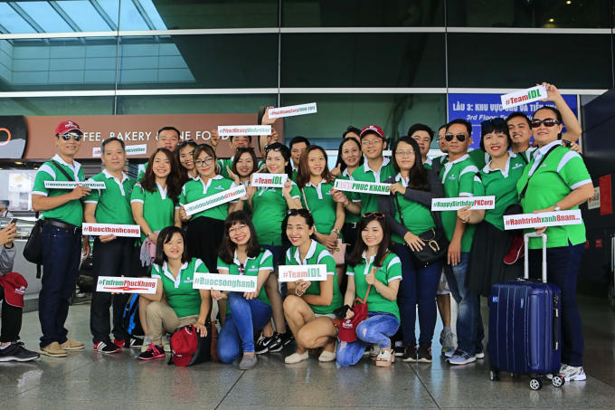 Tập thể Phúc Khang vui vẻ, đoàn kết.