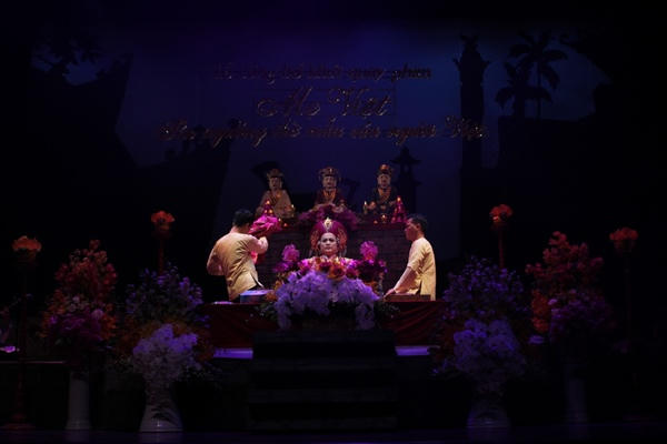 “Cầm ca Chúc Thánh – Tinh hoa hội tụ”.