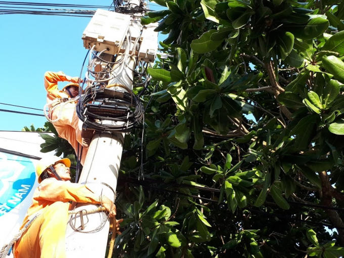 Giá điện sắp tăng. Ảnh: Lương Bằng