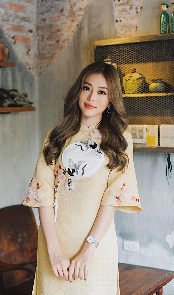 Á hậu Thuý An vai trần gợi cảm, Phương Nga dịu dàng áo dài đầu năm  - ảnh 3