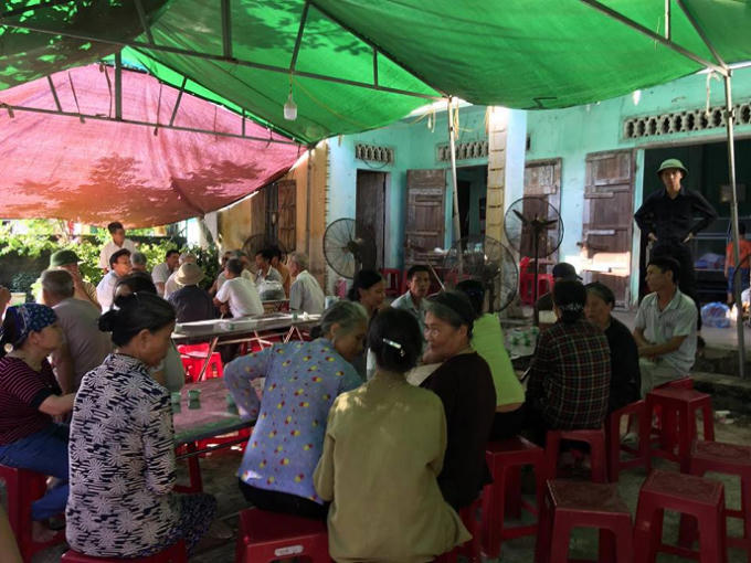 Gia đình tổ chức tang lễ cho bệnh nhân bị tử vong bất thường tại bệnh viện Việt Nam-Thụy Điển.