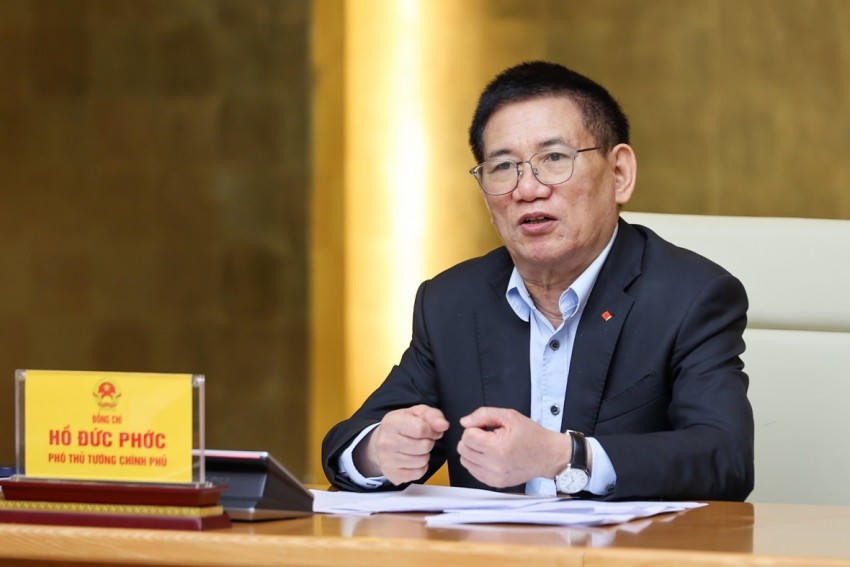 Phó Thủ tướng Hồ Đức Phớc phát biểu tại hội nghị.
