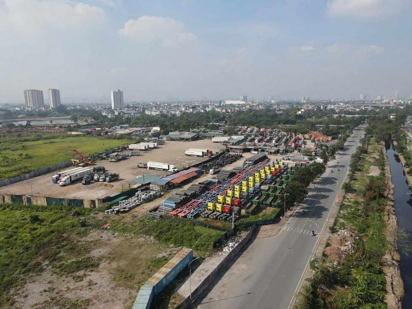 Ô đất thực hiện dự án đã bị biến tướng thành các bãi trưng bày, bôc dỡ, trông giữ phương tiện.